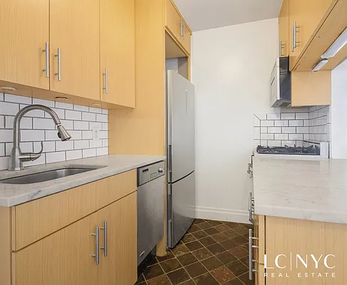 Rented by Keller Williams NYC | media 16