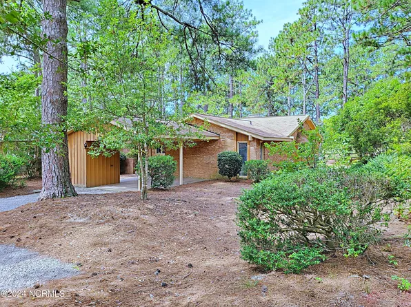 419 Teakwood Lane, Southern Pines, NC 28387