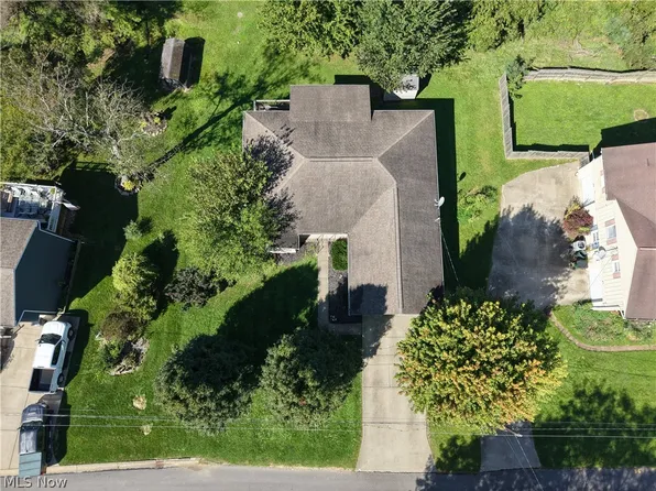 109 Locust Ln, Saint Clairsville, OH 43950