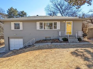 8817 Nicholas St, Omaha, NE 68114