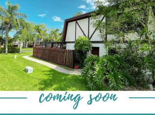 154 Weybridge Cir APT A, Royal Palm Beach, FL 33411
