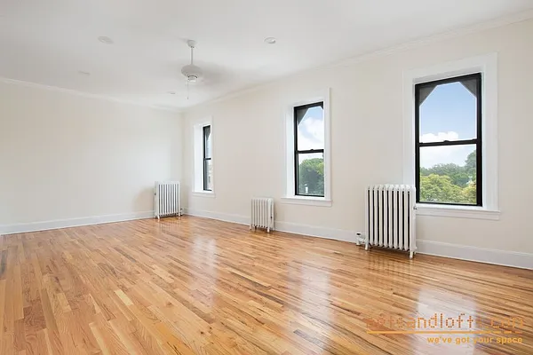 Rented by aptsandlofts.com | media 43