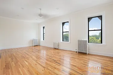 Rented by aptsandlofts.com