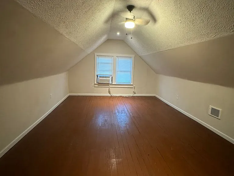 2068 Waterbury Rd — Photo 23