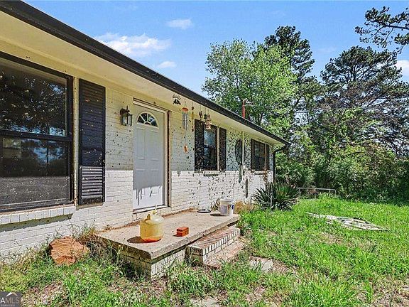 4th image of 123 Baker Cir SE