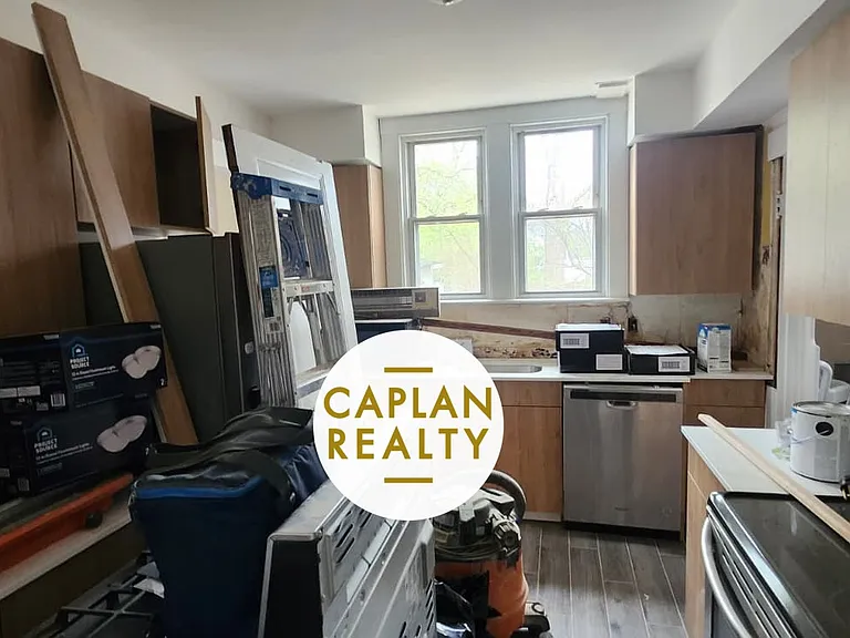 150 Crescent St #1 — Photo 4
