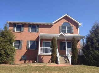 25 Ross Hollow Rd, Pittsburgh, PA 15239