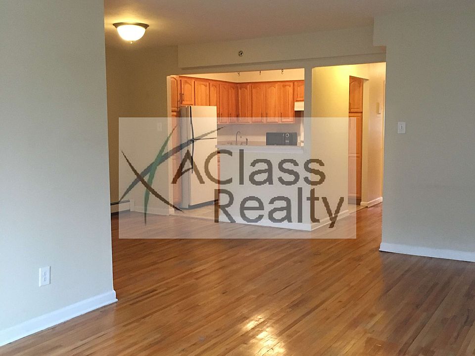 1st image of 3236 46th St #3F