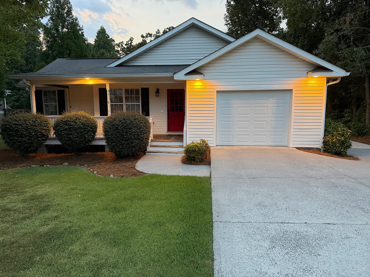 4 bed, 2100 sqft, $2,650 — Photo 3