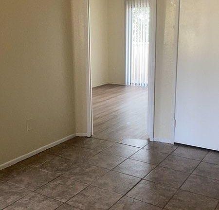 5th image of 1031 W Latham Ave APT C