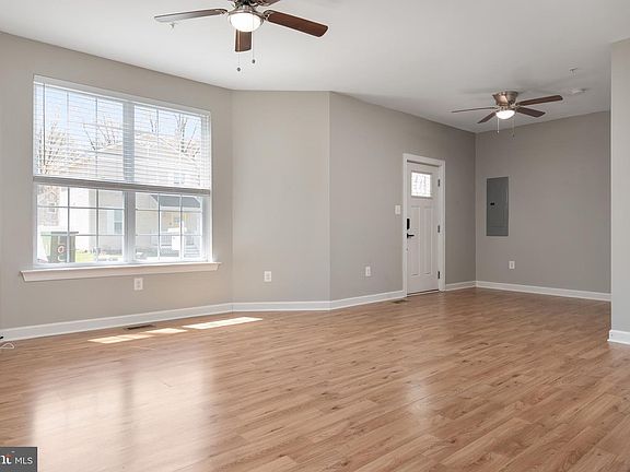4th image of 1222 Juniper St