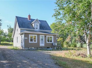336 Saint Pierre O Frst, Caraquet, NB E1W1A3