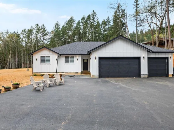 425 Bonnie Ln, Grants Pass, OR 97527