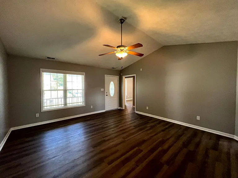 212 Sharpsburg Rd — Photo 3