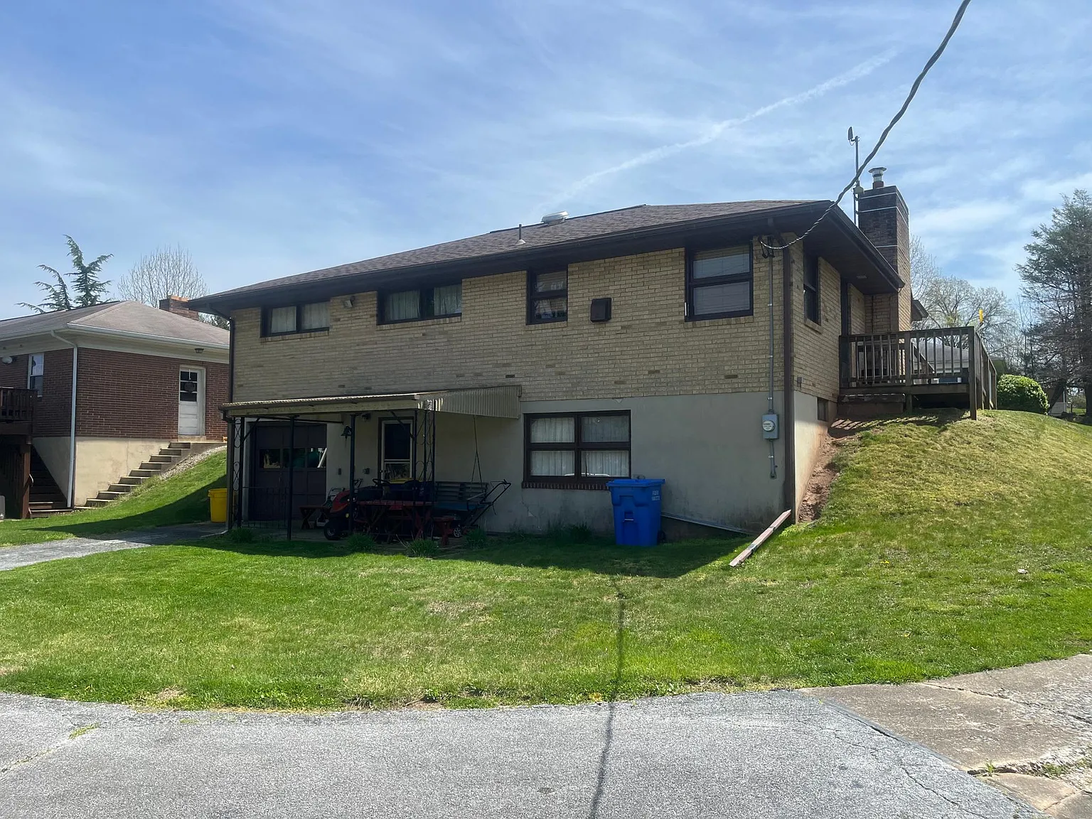 3 bed, 1.5 bath, 1176 sqft, $1,950 — Photo 4