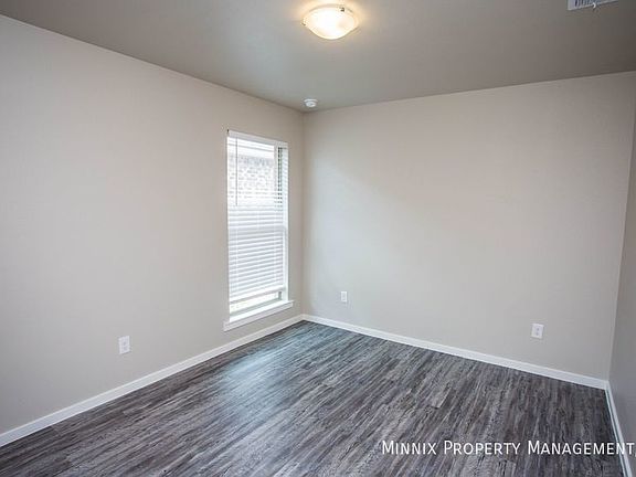 5th image of 2102 Langford Ave #A