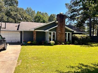 102 Carrie Ave, Crystal Springs, MS 39059