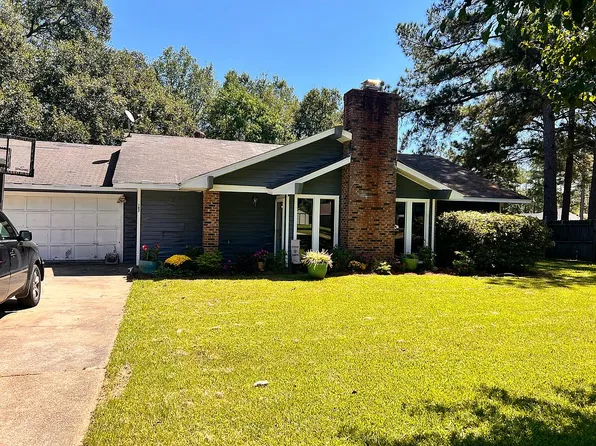 102 Carrie Ave, Crystal Springs, MS 39059