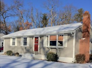 121 Glenoak Dr, Springfield, MA 01129