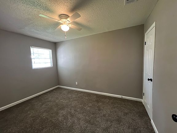 2nd image of 1460 Robin Hood Ln