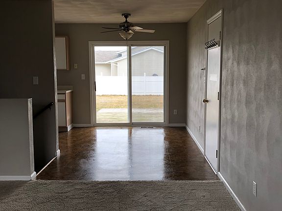3rd image of 615 Lanae Way