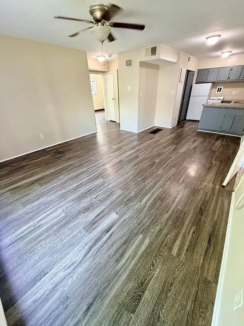 Cozy 2-bed 1-bath Apartment — Photo 4