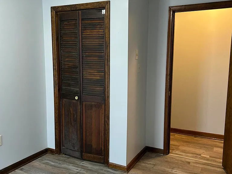 442 Race 2nd Floor Apt St — Photo 9