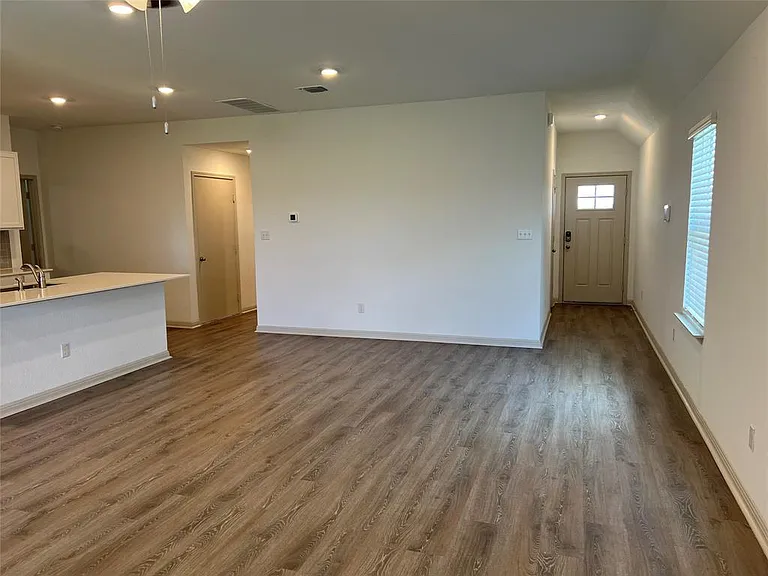 309 Mulberry Creek Ln — Photo 6