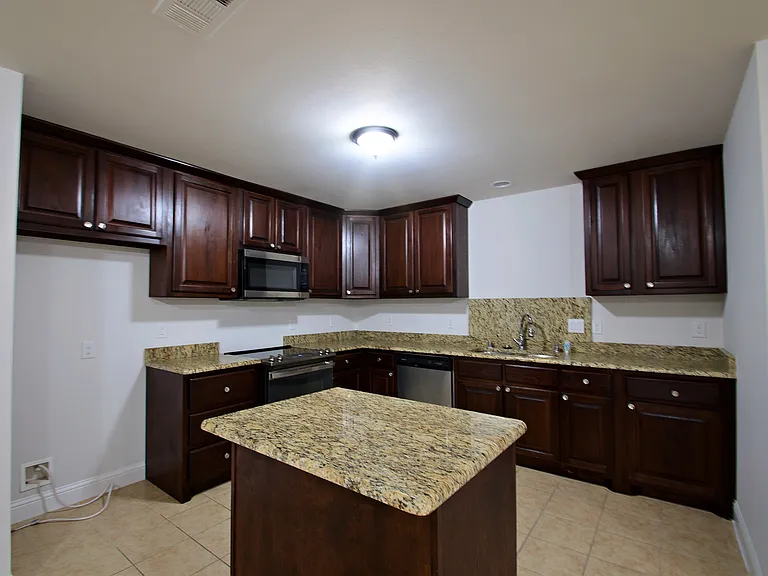 4702 Mariner Dr — Photo 23