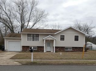 15 Lakeview Dr, Waterford Works, NJ 08089