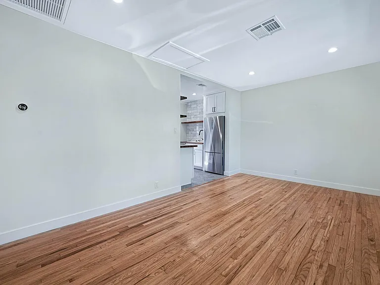 656 Ozone St — Photo 5