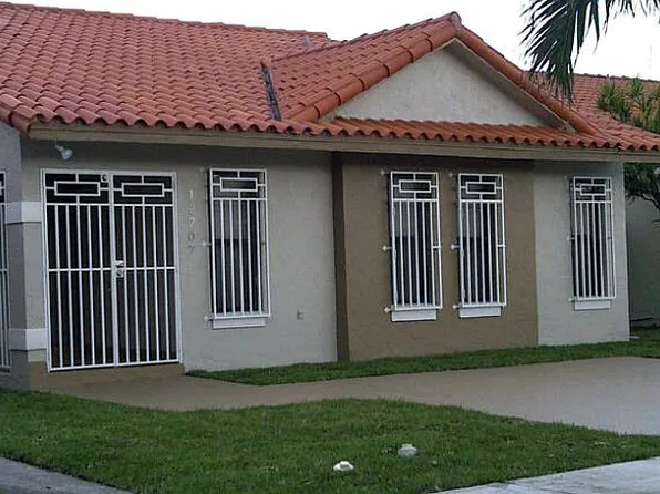 12707 NW 102nd Pl, Hialeah Gardens, FL 33018