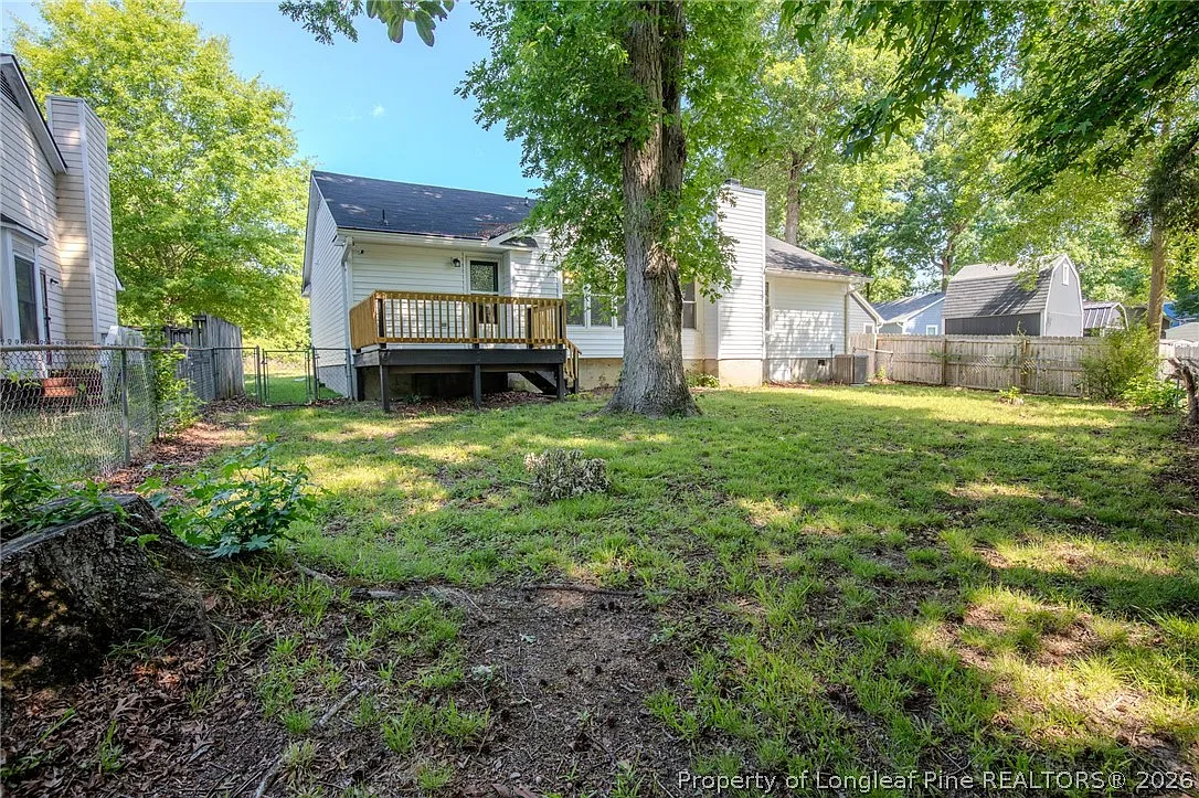 3 bed, 2.0 bath, 1261 sqft, $1,700 — Photo 3