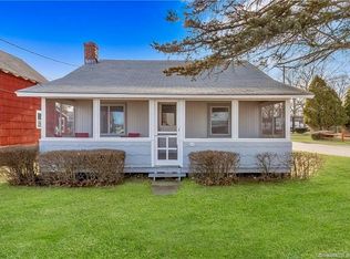 83 Hawks Nest Rd, Old Lyme, CT 06371