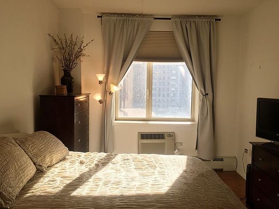 4th image of 95 Worth St APT 11C