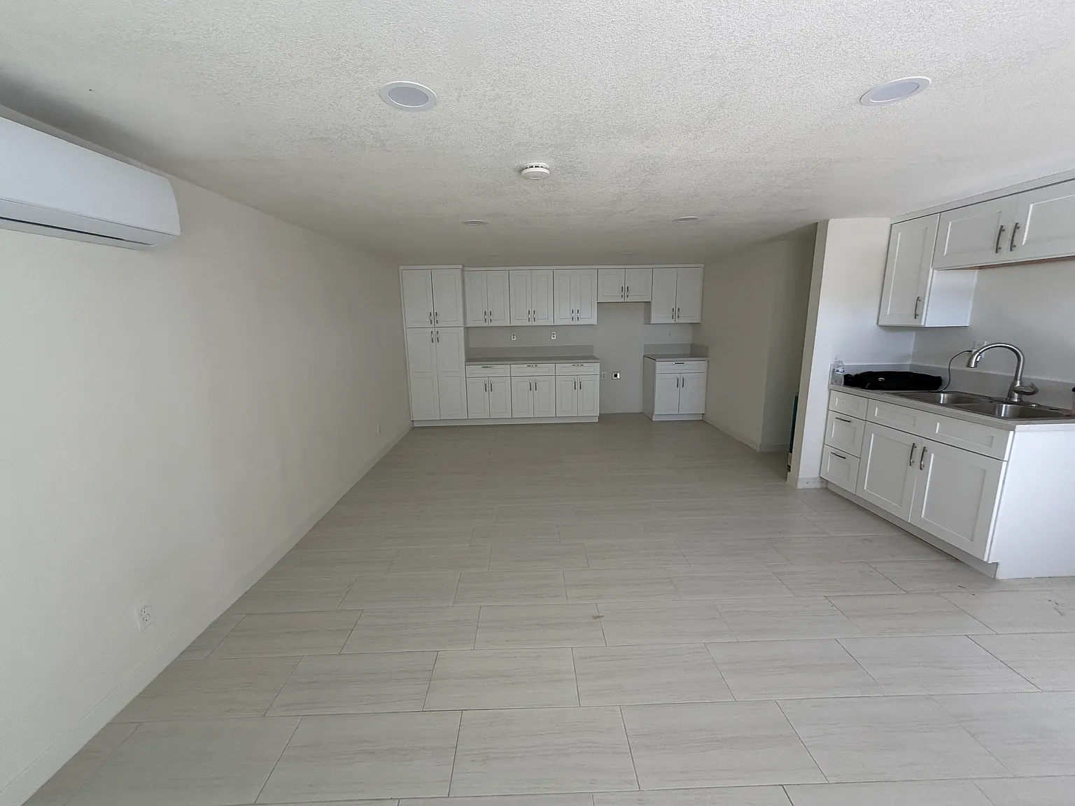 9420 Emerald Grove Ave — Photo 2