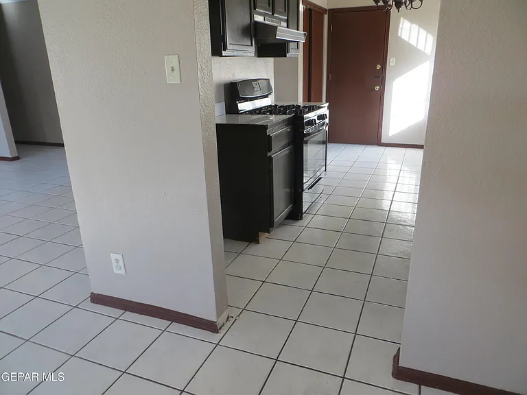 7772 Iroquois Dr — Photo 9
