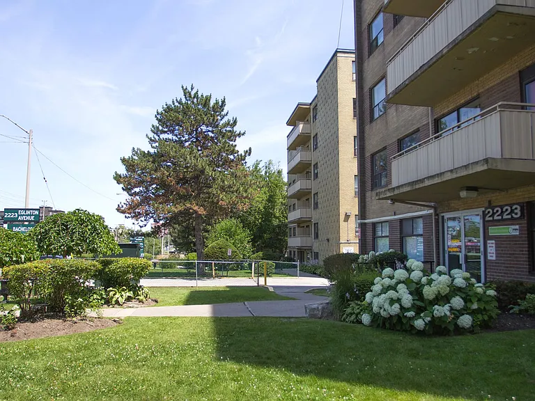 2223 Eglinton Ave E — Photo 24