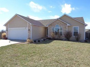 605 Heritage Dr, Baldwin, KS 66006