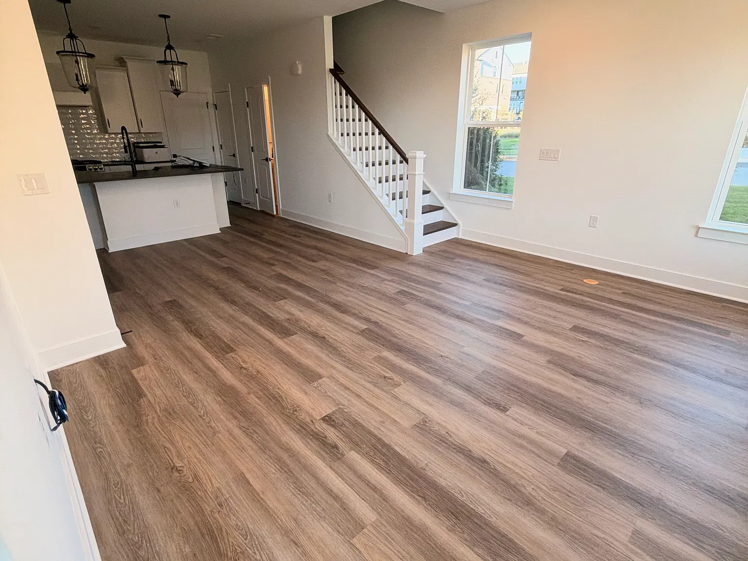 3 bed, 2.5 bath, 1619 sqft, $3,249 — Photo 2