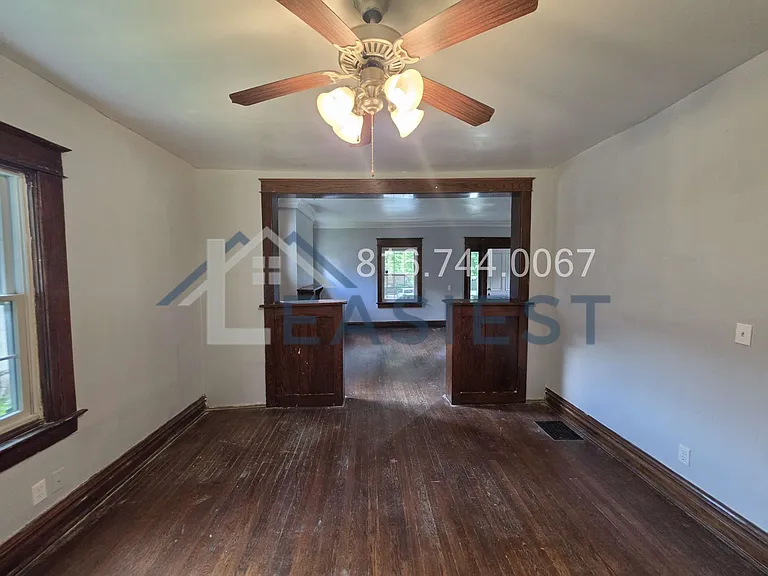 4453 Francis St — Photo 6