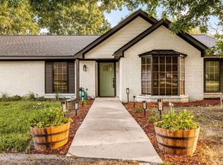 805 Redberry Hill Rd, Baytown, TX 77521