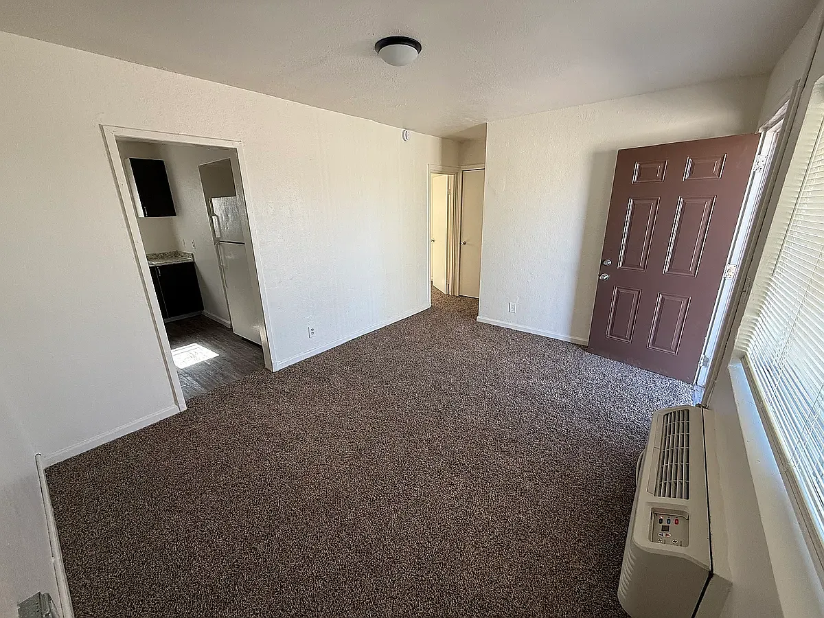 1 bed, 688 sqft, $1,200 — Photo 2