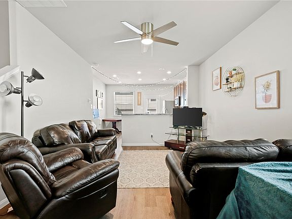 3rd image of 984 Rice Dr