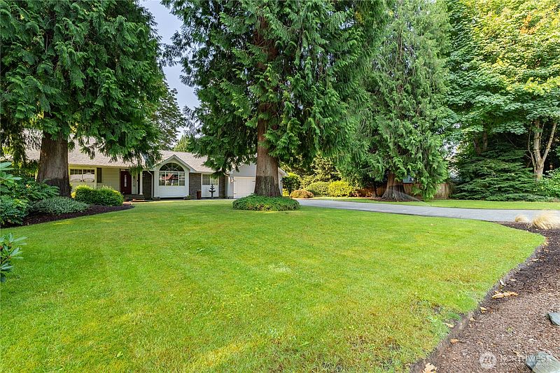 2nd image of 3223 Donnelly Drive SE