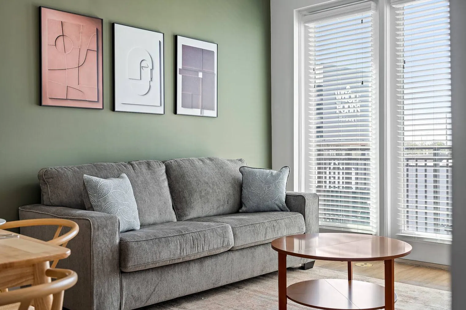 2 bed, 2.0 bath, 1302 sqft, $7,533 — Photo 2