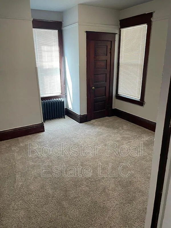 3 bed, 1.0 bath, $1,375 — Photo 2