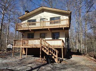 9095 Idlewild Dr, Tobyhanna, PA