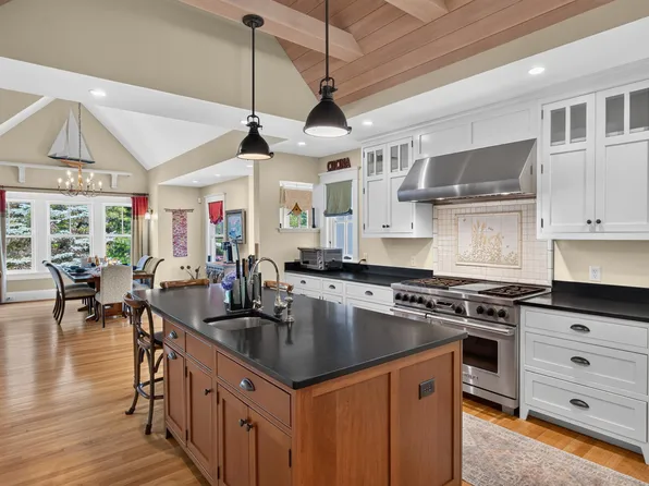 4 Kettle View, Plymouth, MA 02360