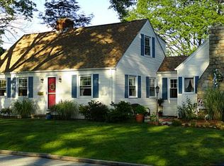 54 Trinity St, Warwick, RI 02886